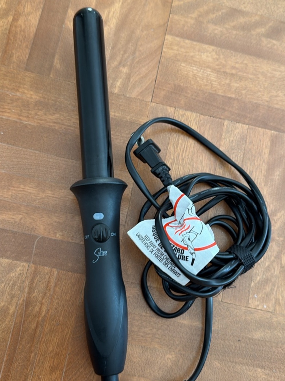 Black Curling Wand - Black Styling Tool